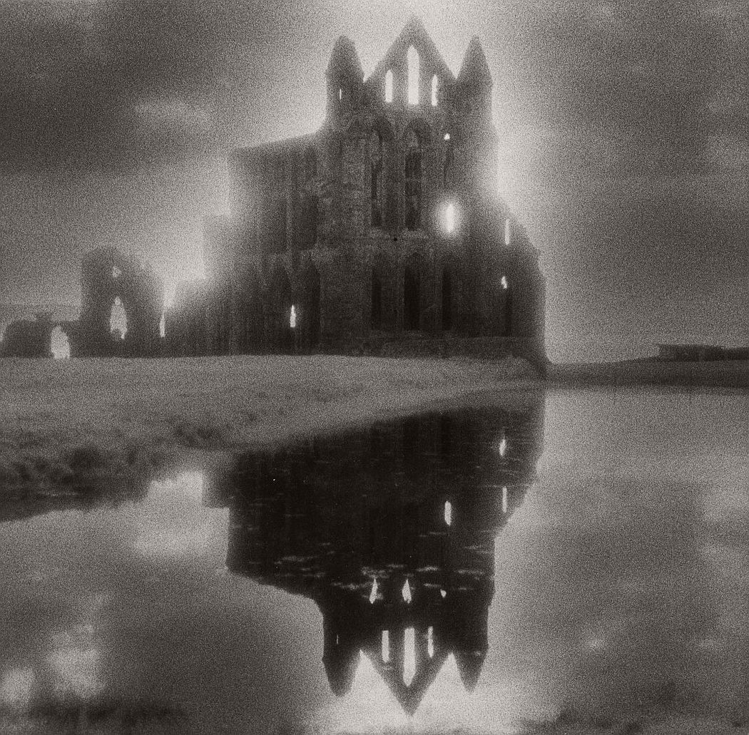 ChatGPT, Google 1 surreal-architecture-photographer-simon-marsden